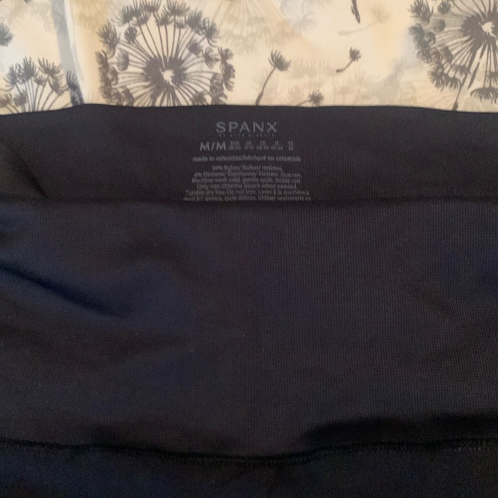 SPANX size M leggings